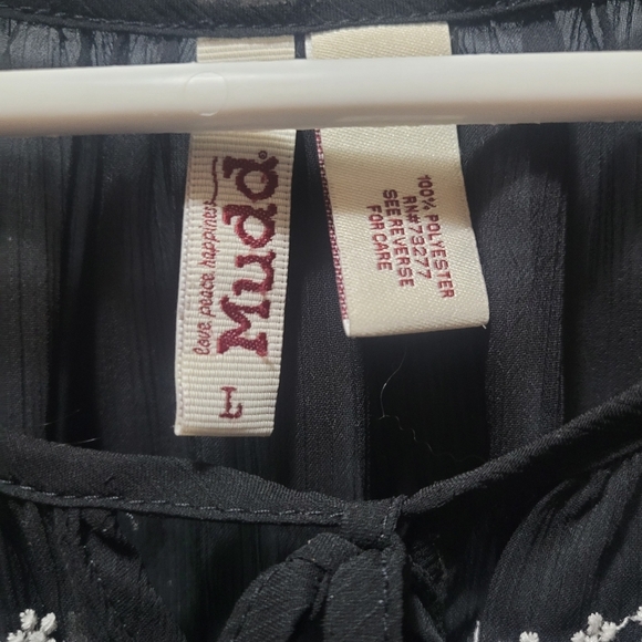 Mudd Sheer Black Long Sleeve Blouse with Embroidered Detailing L - Picture 4 of 6